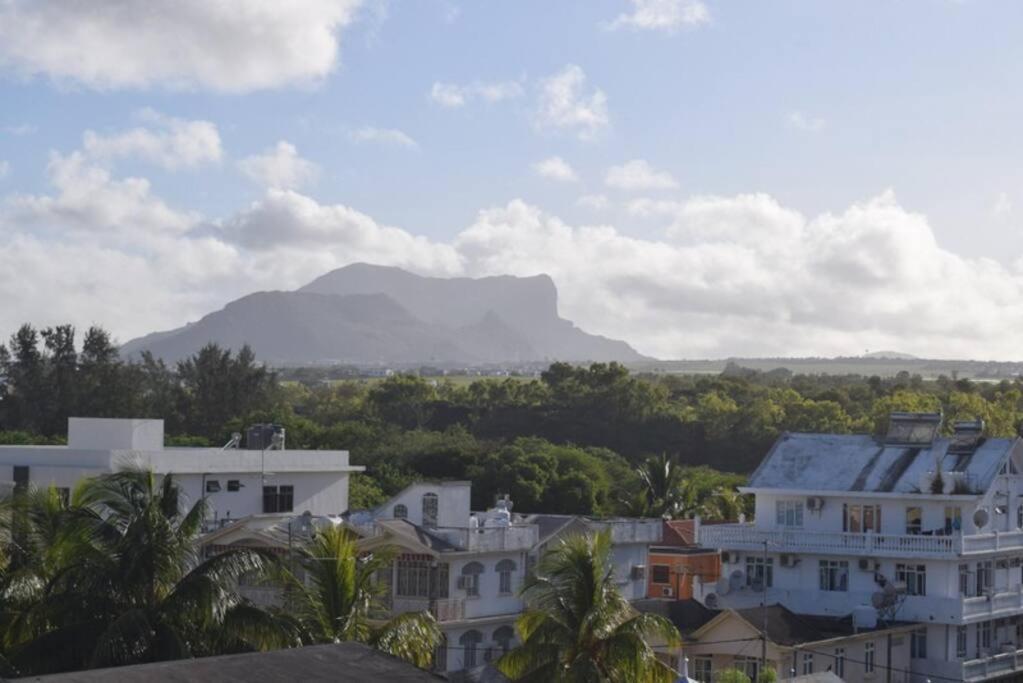 Westside Holidays Flic En Flac Beach Экстерьер фото